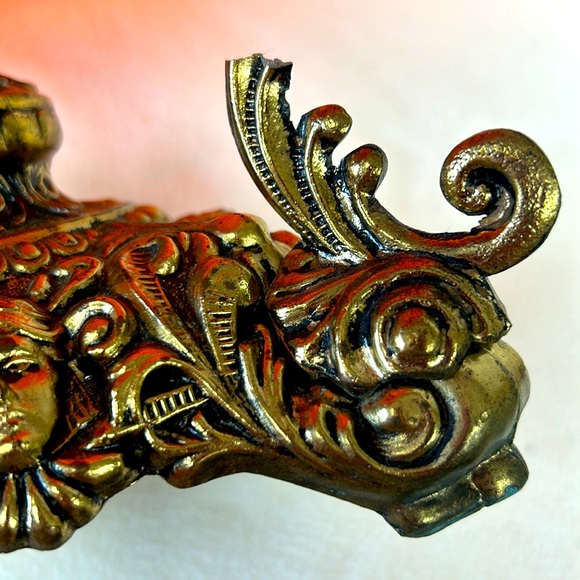 Mid Century orange glass centrepiece with cast metal Medusa faces base - Picture 9 of 15